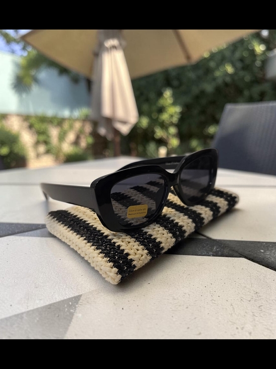Black Oversized Sunglasses by House of Harlow 1960  NWT main image 4